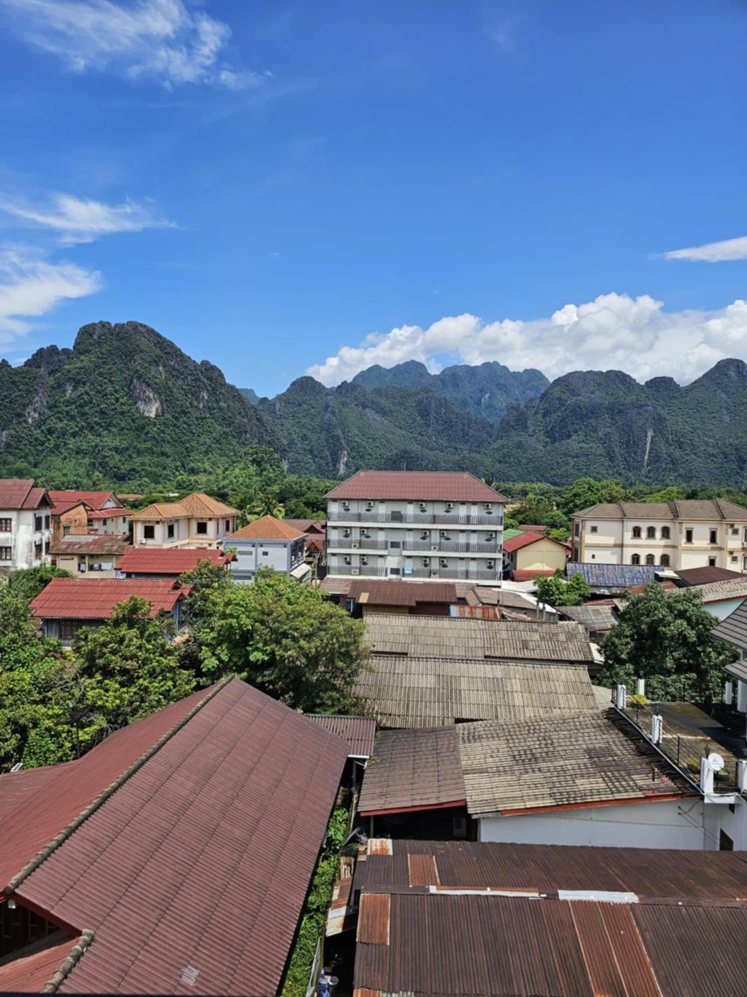 Sky Hotel Vang Vieng Exterior photo