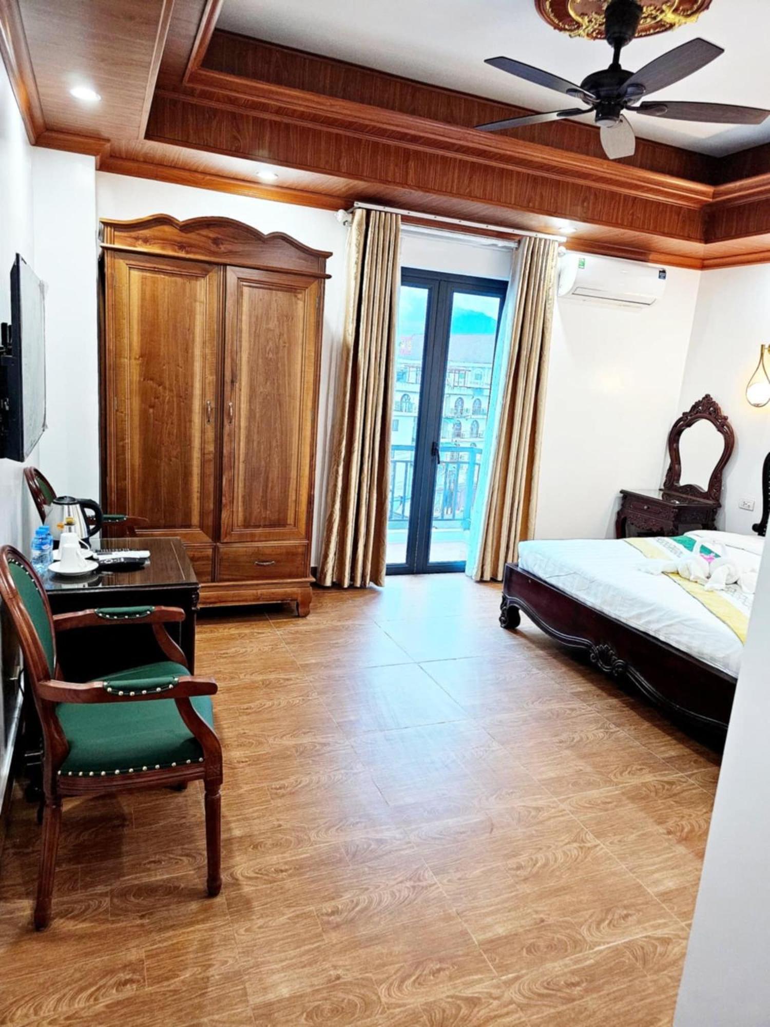 Sky Hotel Vang Vieng Exterior photo